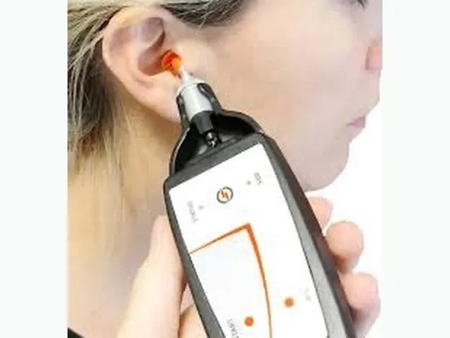 Handheld OAE hearing screener